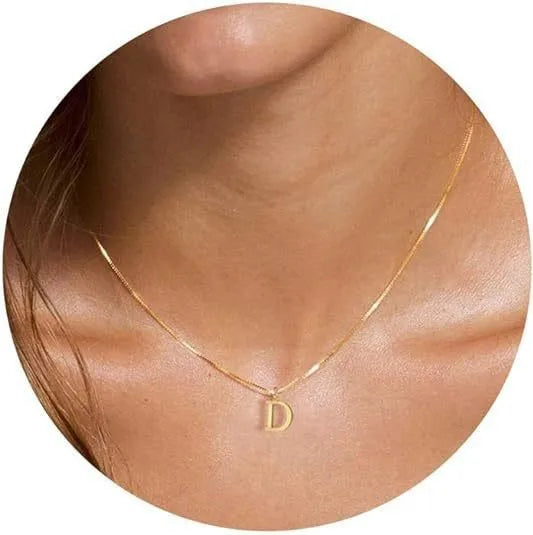 Collier initial plaqué or 18 carats