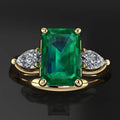 Bague couleur Or avec magnifique émeraude