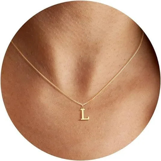 Collier initial plaqué or 18 carats