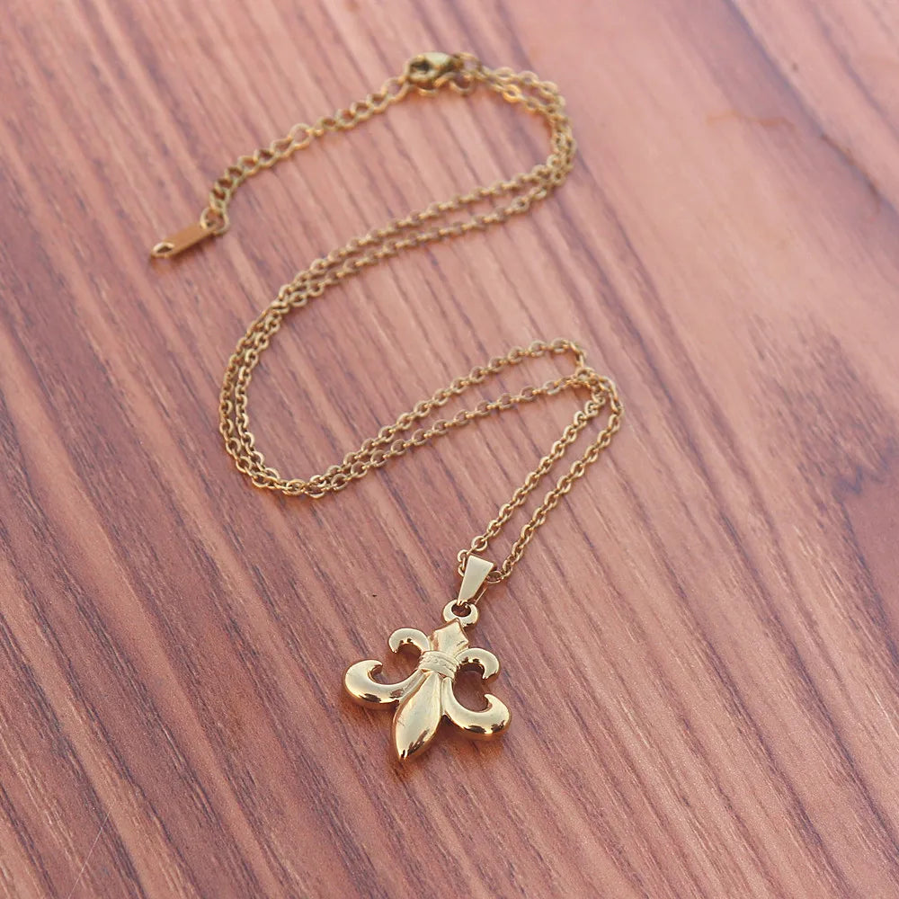 Collier en acier inoxydable avec fleur de lys pour femme