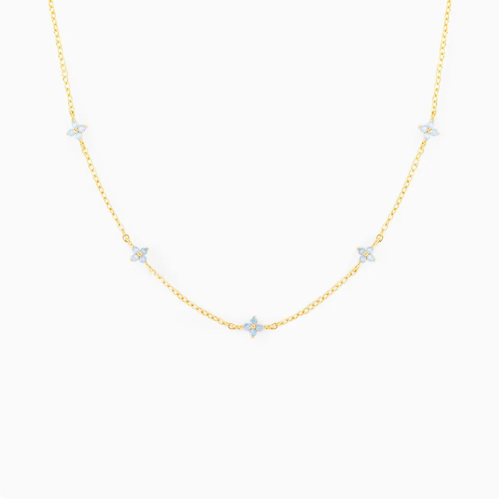 Chaine couleur or, avec jolie petite fleurs