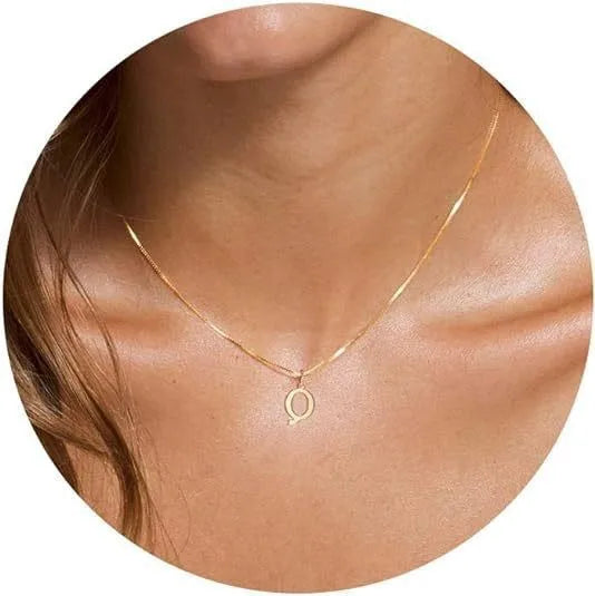 Collier initial plaqué or 18 carats