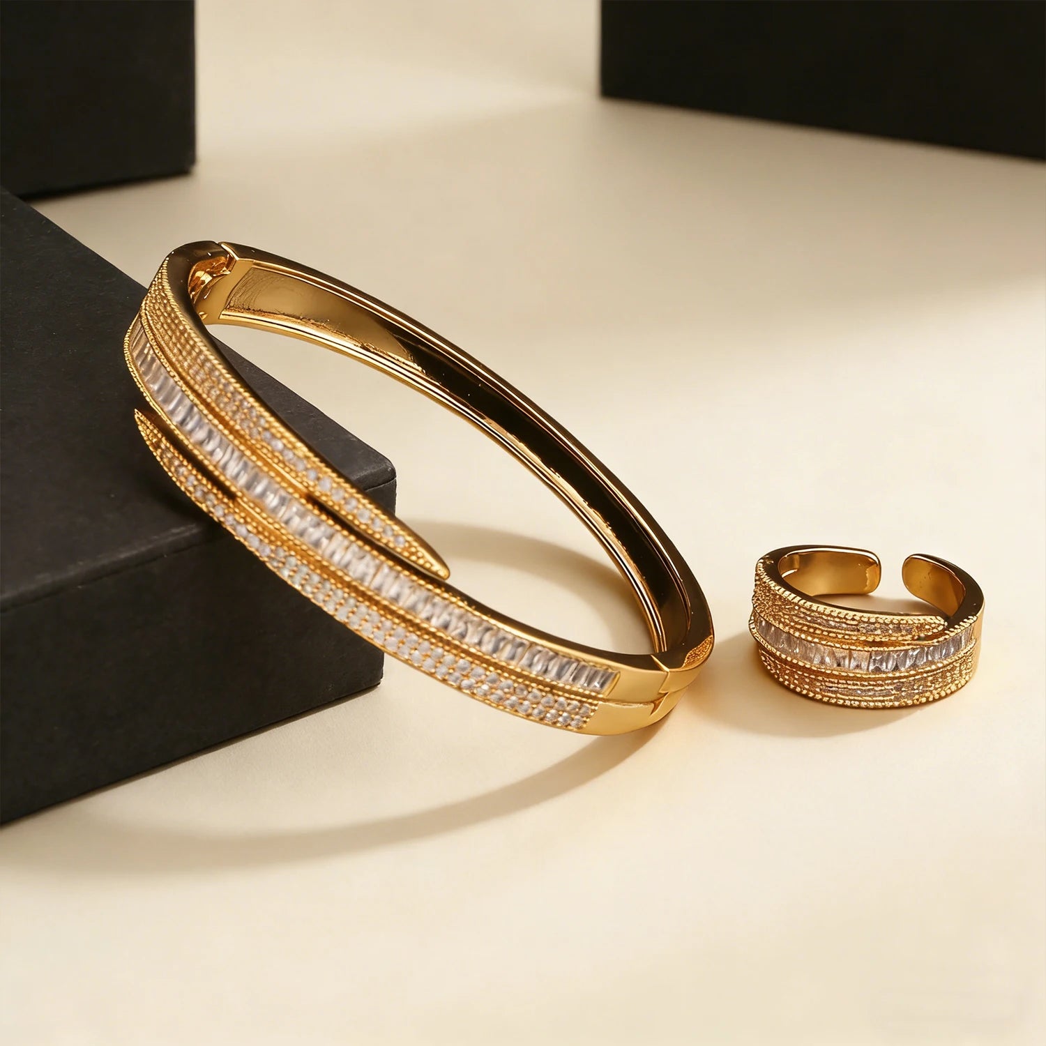 Ensemble de bracelets et bagues pour femmes or ou argent