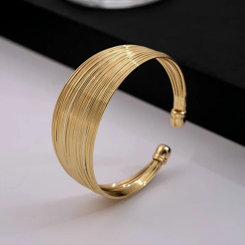 Bracelet large en métal avec ouverture multicouche
