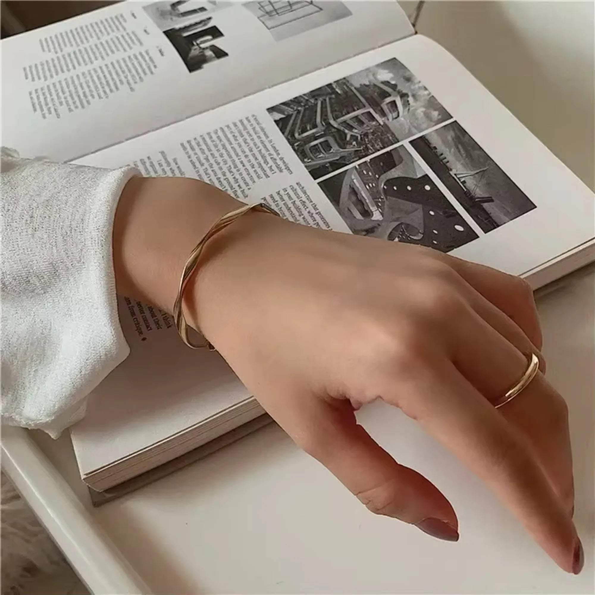 Bracelet torsadé simple et élégant
