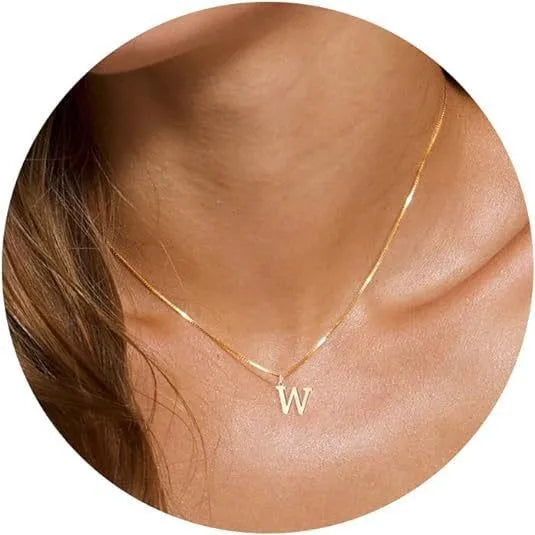 Collier initial plaqué or 18 carats