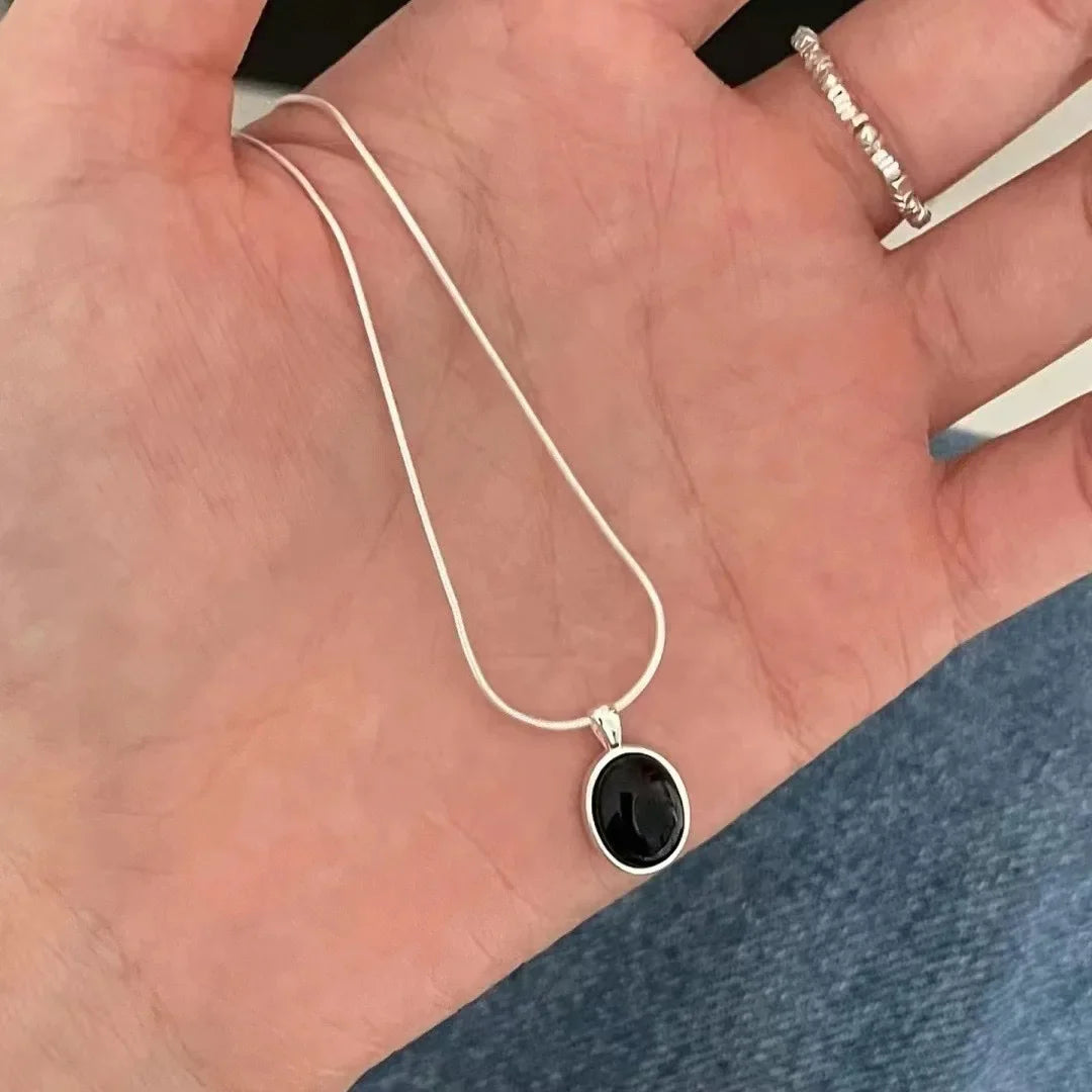 Collier en pierre de clair de lune en argent