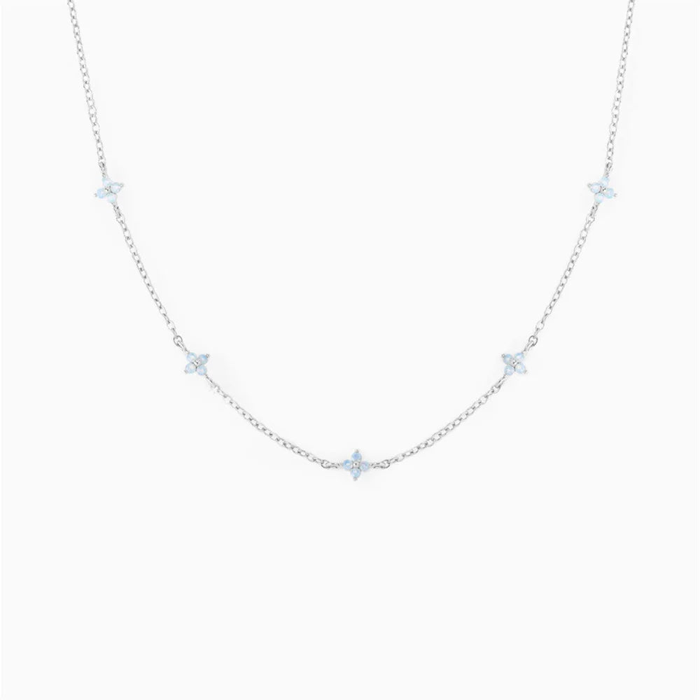 Chaine couleur or, avec jolie petite fleurs