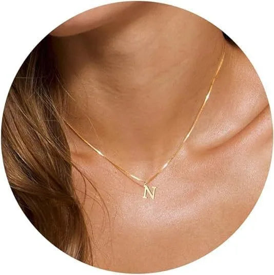Collier initial plaqué or 18 carats