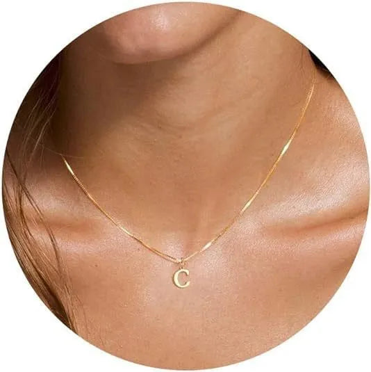 Collier initial plaqué or 18 carats