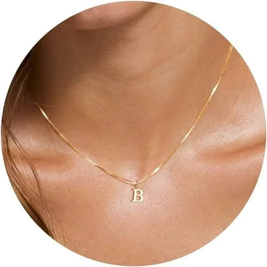 Collier initial plaqué or 18 carats